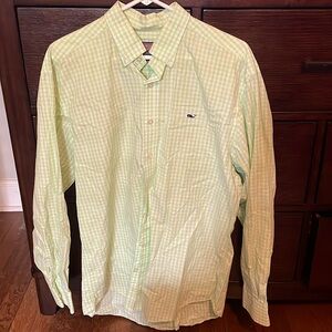 Vineyard vines button shirt